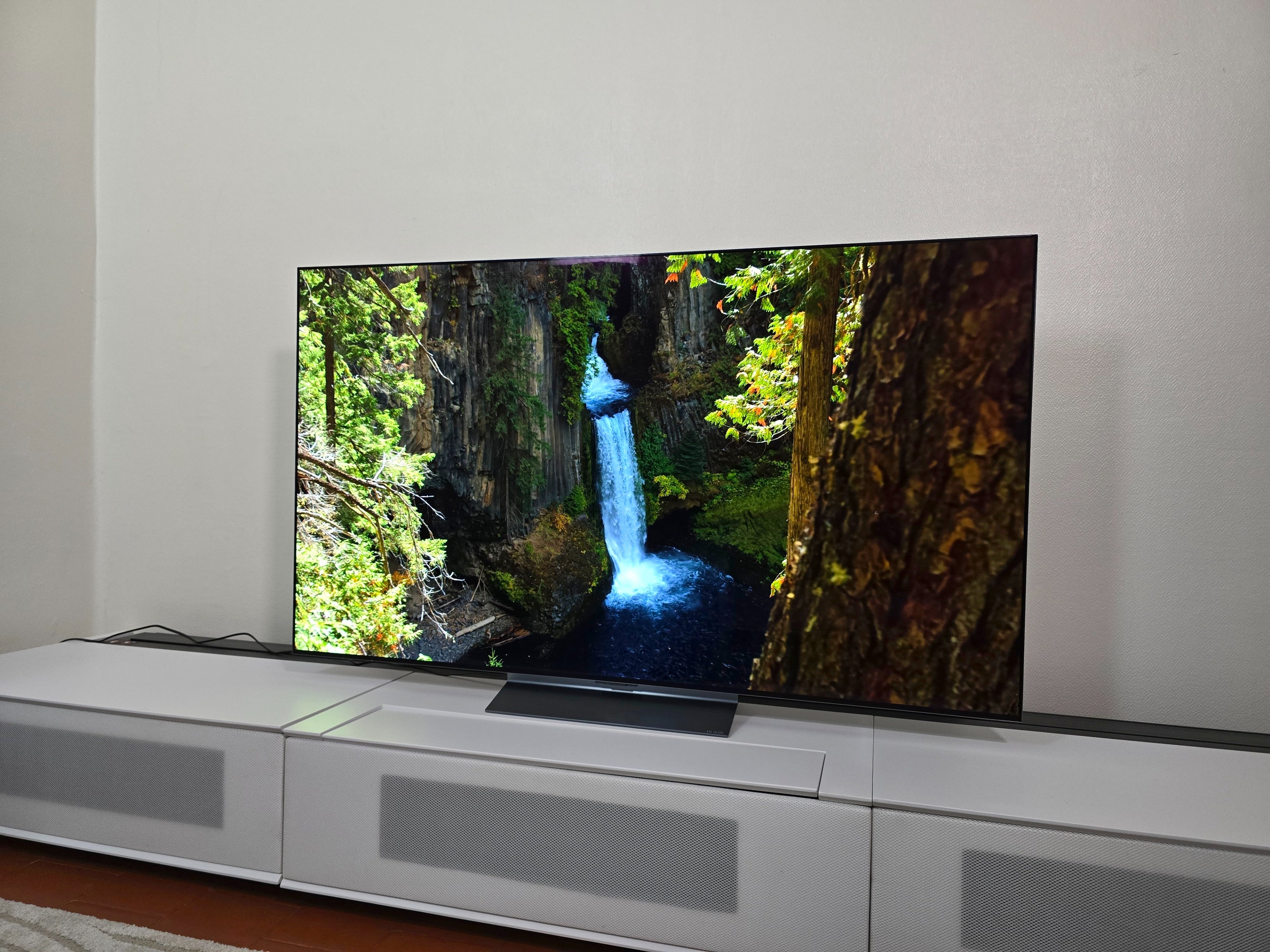 LG OLED55C5 — la technologie OLED offre des noirs parfaits et un contraste infini